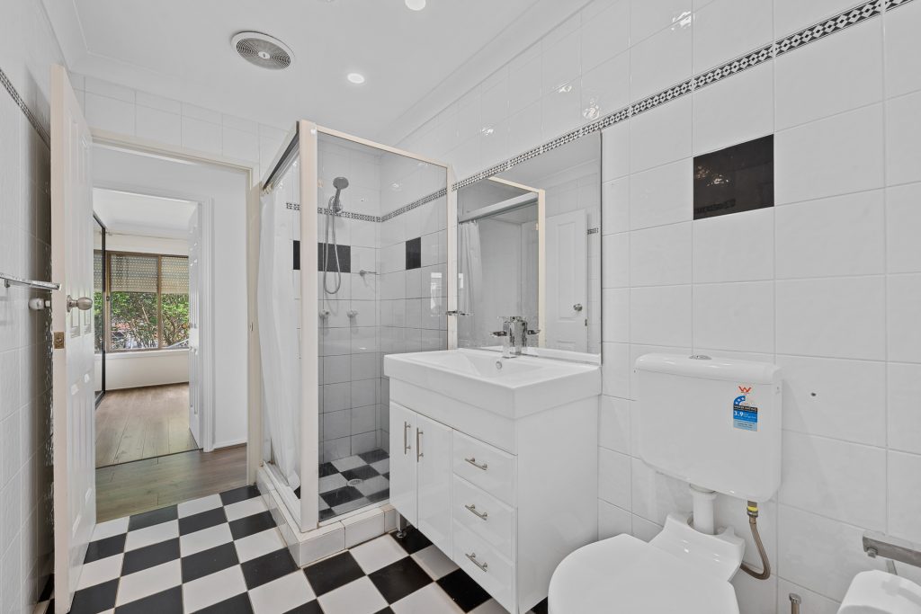 41 MacKenzie Boulevard, Seven Hills NSW 2147 - photo 5