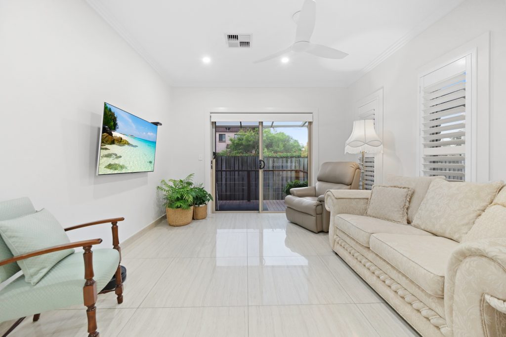4/16 Pearce Street, Baulkham Hills NSW 2153 - photo 4