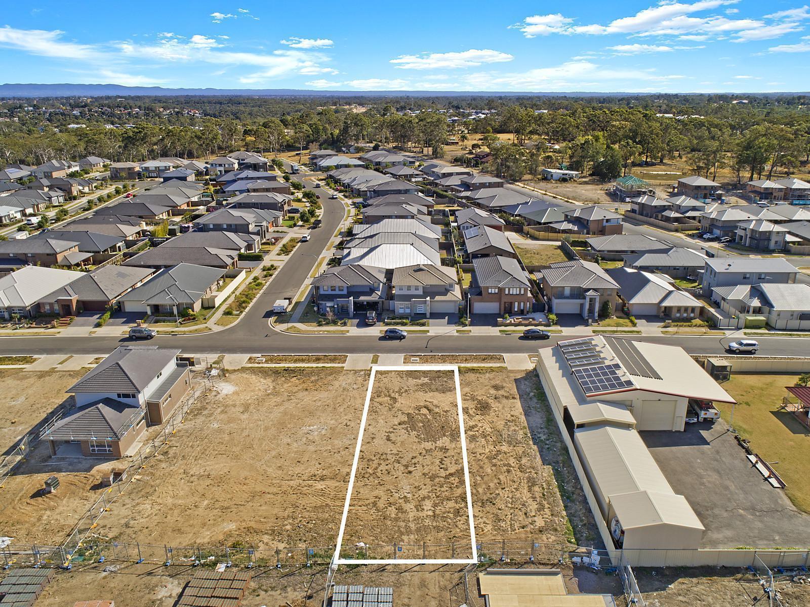 16 Mapleton Avenue, Kellyville NSW 2155 - photo 2