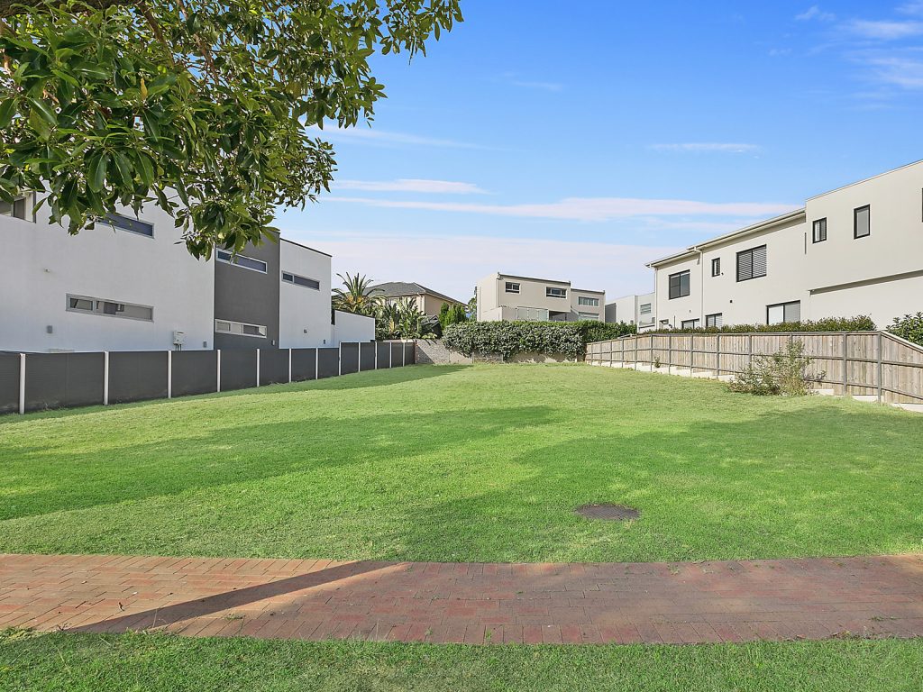 28 Brighton Drive, Bella Vista NSW 2153 - photo 2