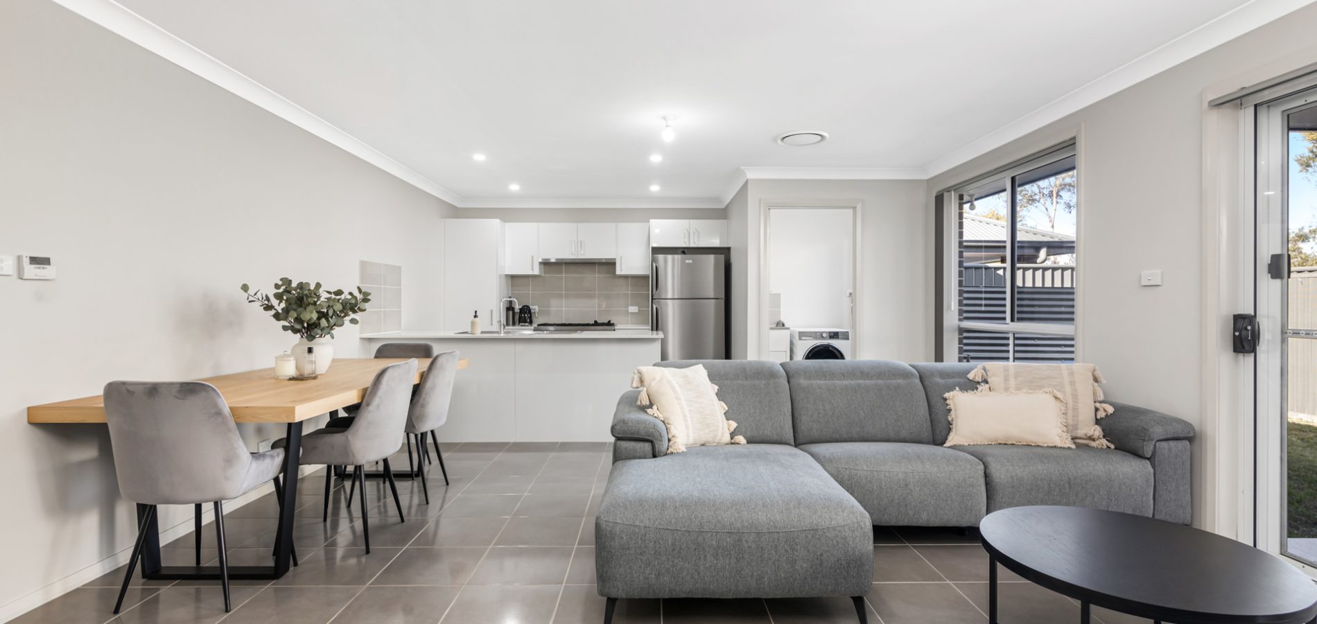 29 Barrow Circuit, Jordan Springs NSW 2747 - photo 2