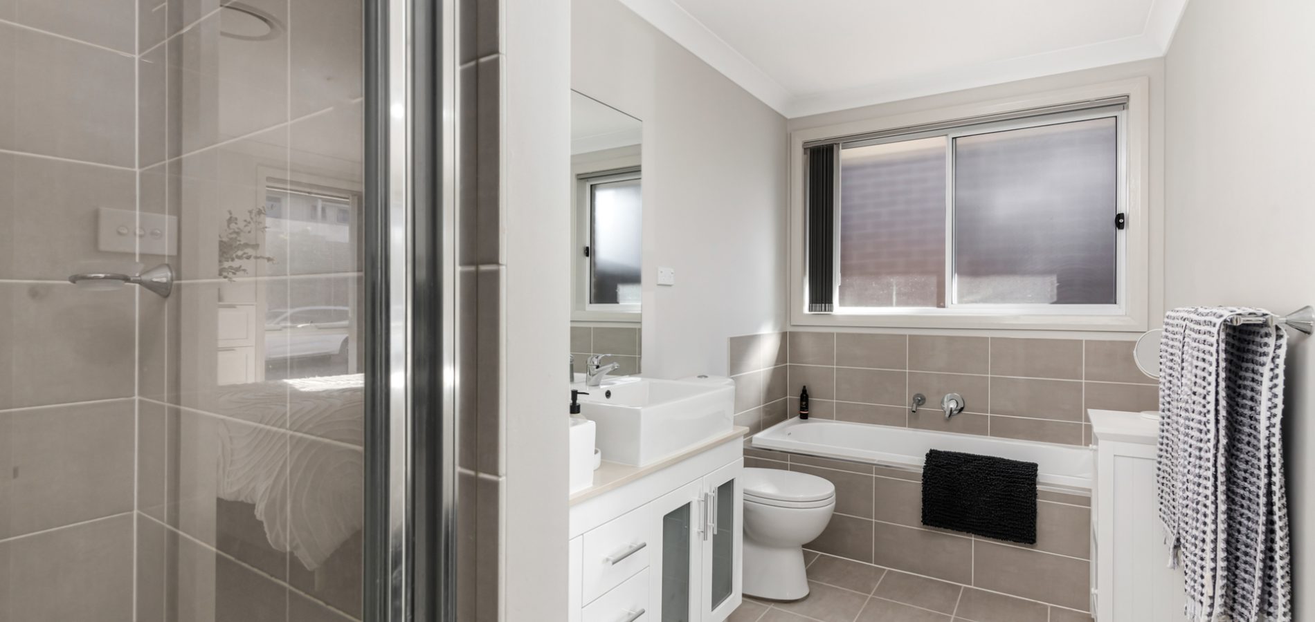 29 Barrow Circuit, Jordan Springs NSW 2747 - photo 6