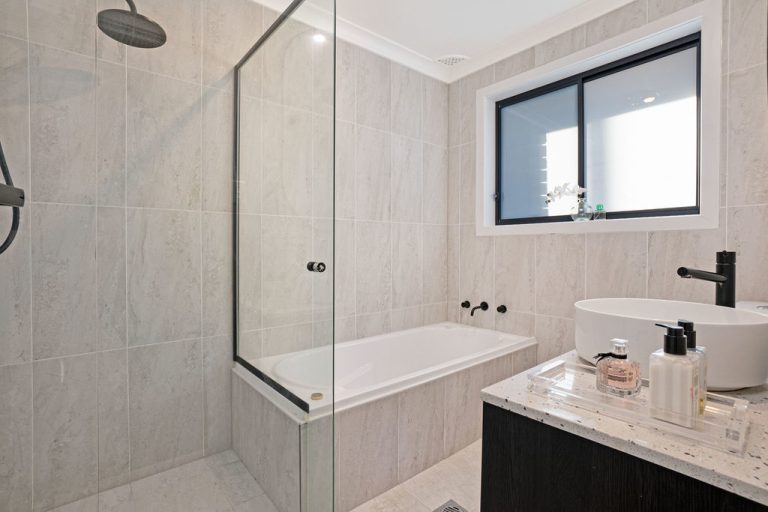 43 Cambridge Avenue, North Rocks NSW 2151 - photo 8