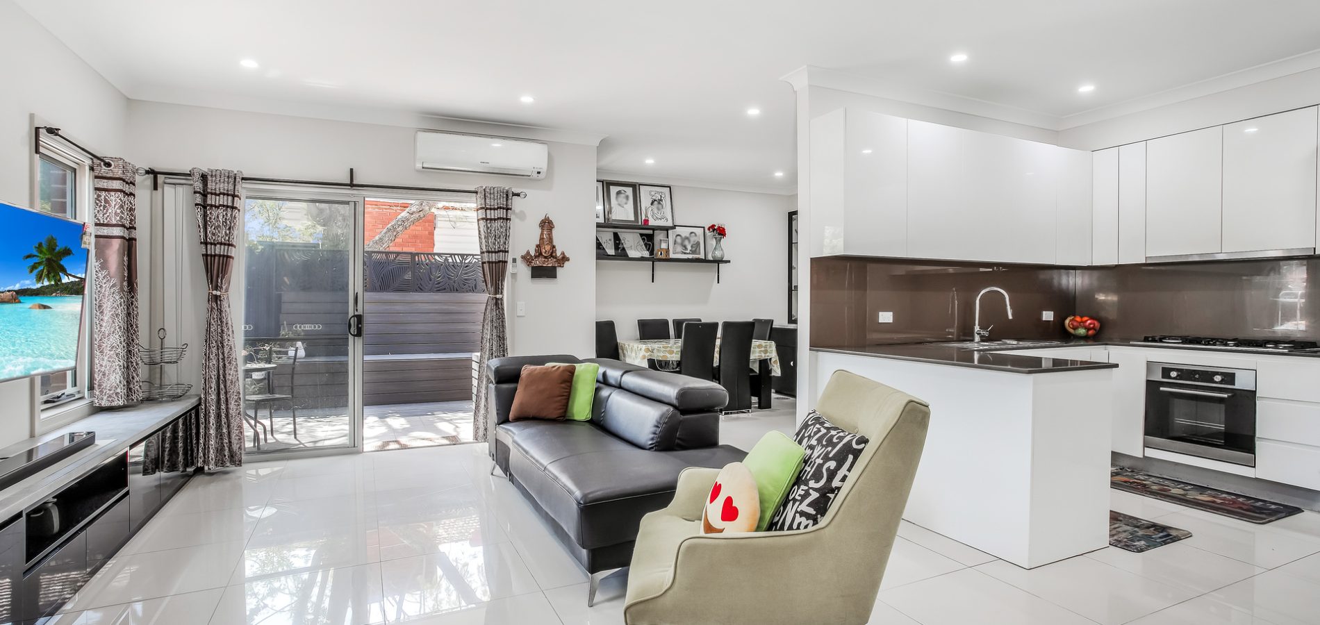 7/11 Carinya Road, Girraween NSW 2145 - photo 2