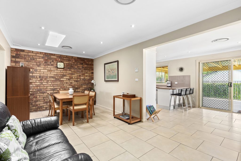 6 Lois Street, Winston Hills NSW 2153 - photo 3