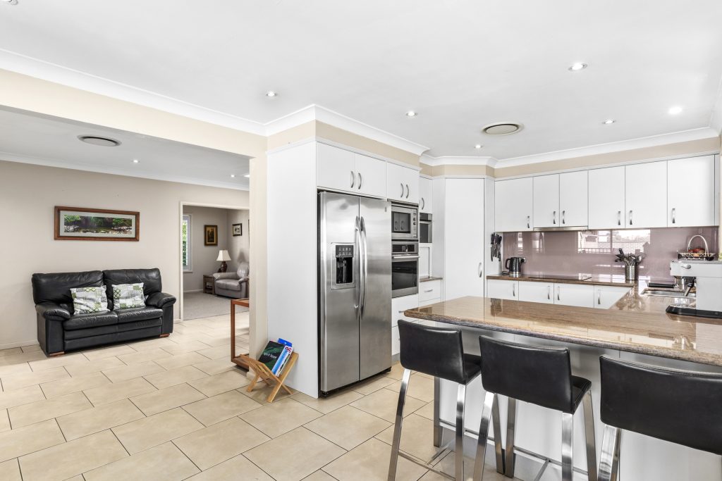 6 Lois Street, Winston Hills NSW 2153 - photo 5
