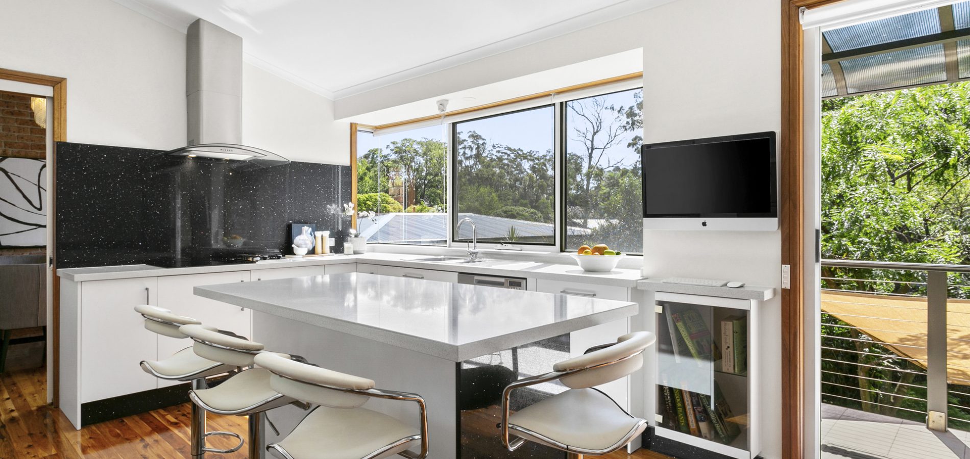 8 Yaringa Road, Castle Hill NSW 2154 - photo 2