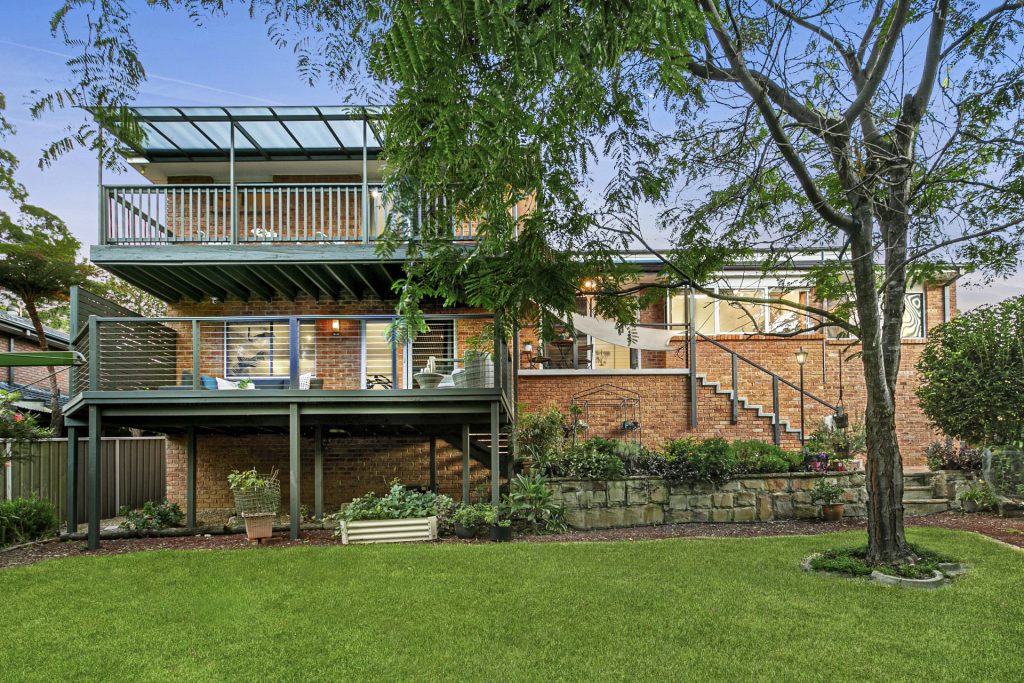 8 Yaringa Road, Castle Hill NSW 2154 - photo 14