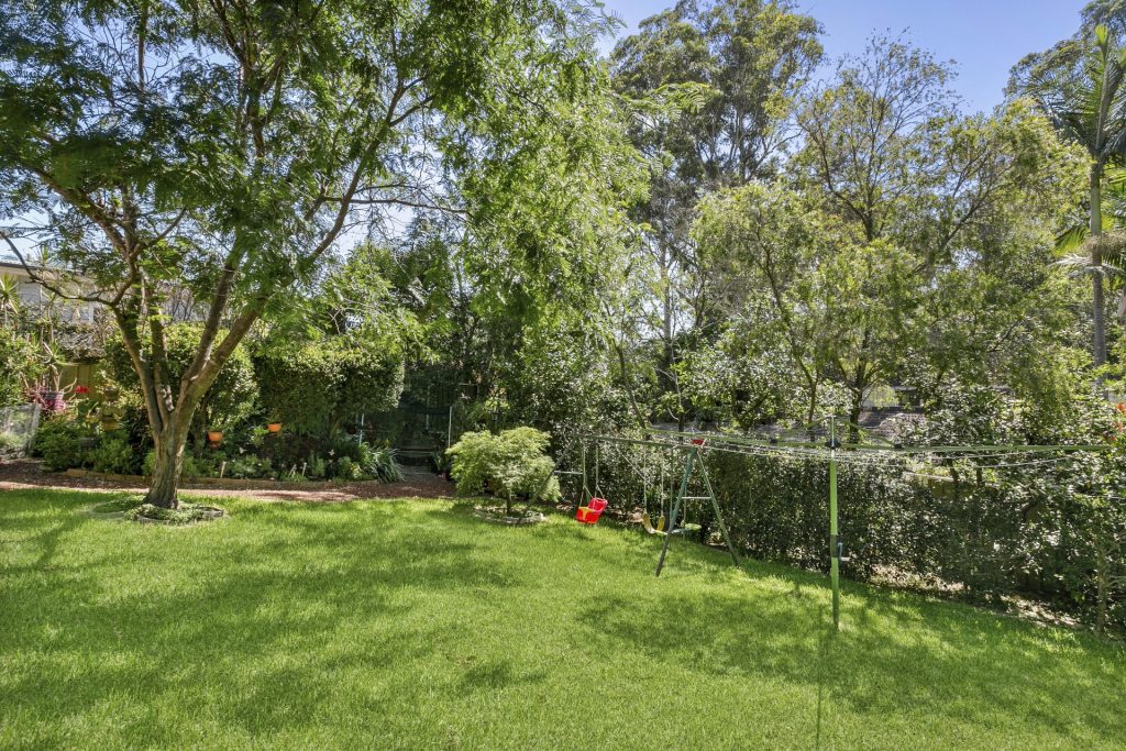 8 Yaringa Road, Castle Hill NSW 2154 - photo 16