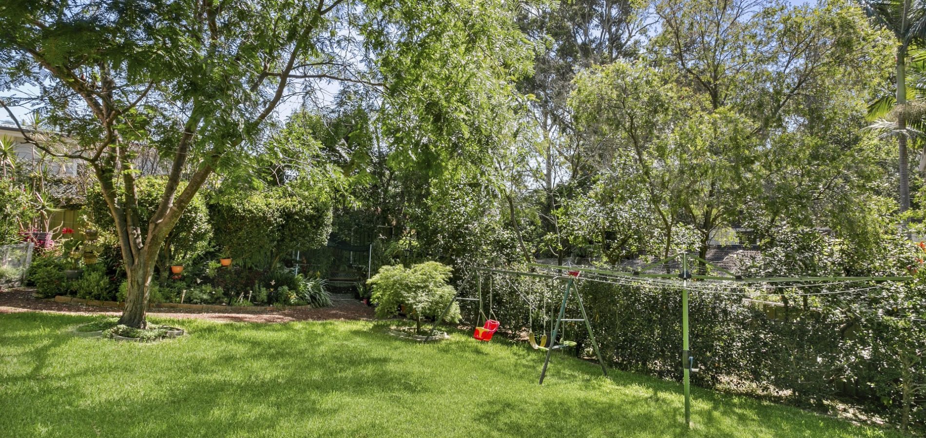 8 Yaringa Road, Castle Hill NSW 2154 - photo 16