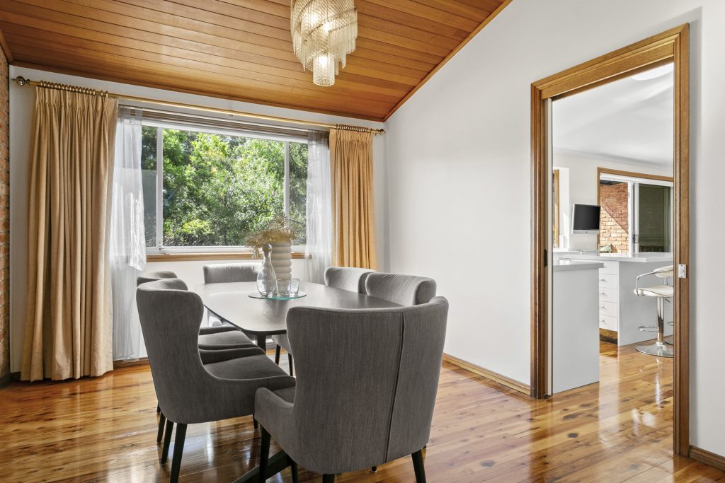 8 Yaringa Road, Castle Hill NSW 2154 - photo 4