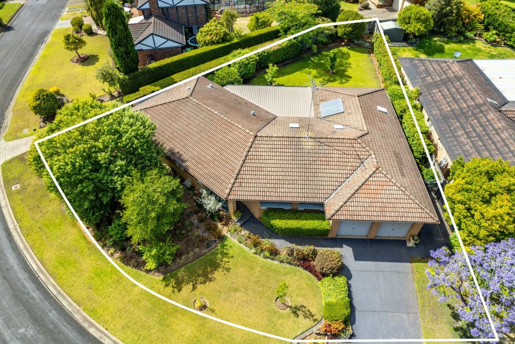 16 Chiltern Crescent, Castle Hill NSW 2154 - photo 15