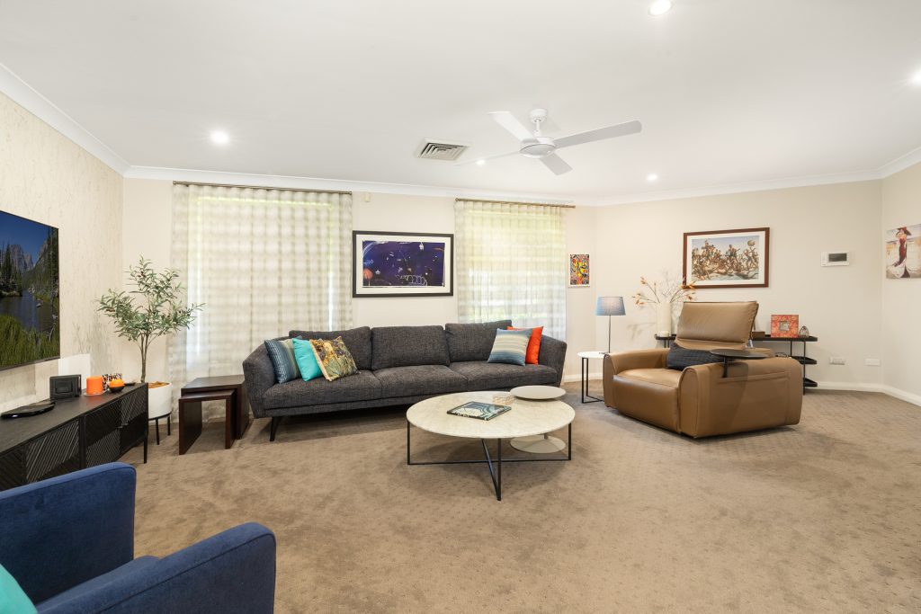 16 Chiltern Crescent, Castle Hill NSW 2154 - photo 5