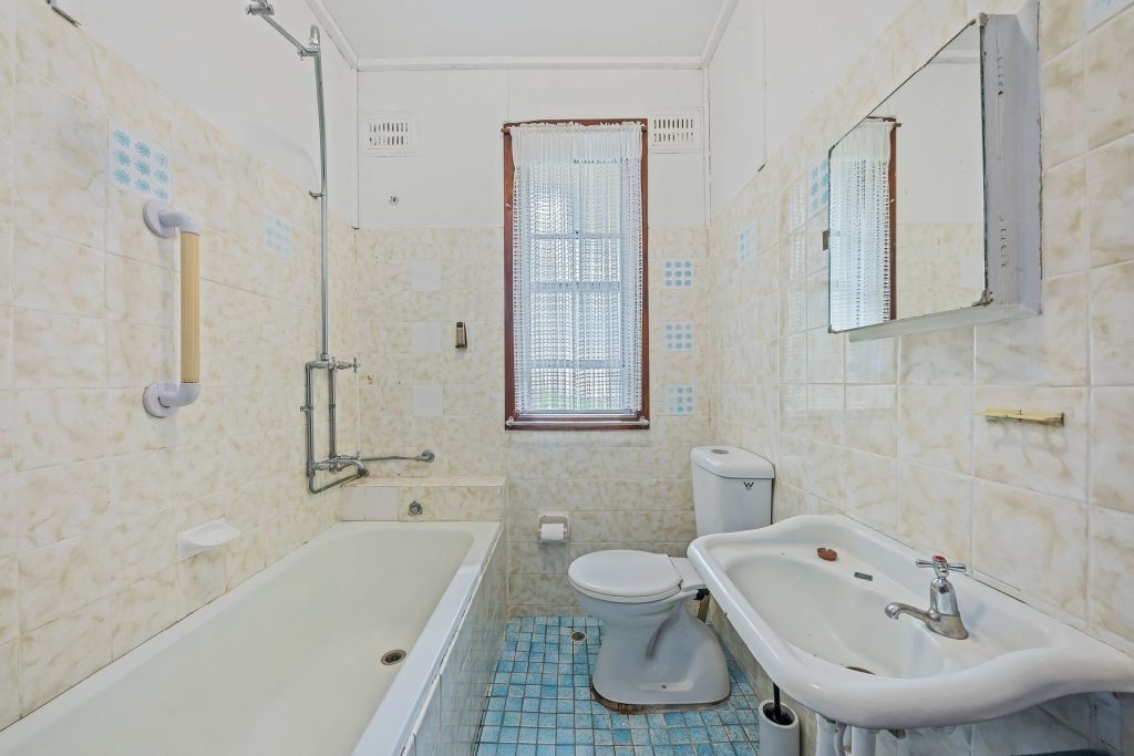 8 Vera Street, Seven Hills NSW 2147 - photo 5