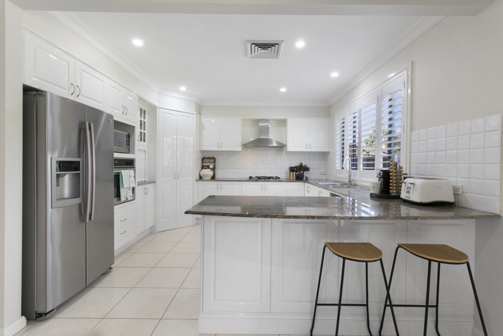31 Beaumaris Avenue, Castle Hill NSW 2154 - photo 2
