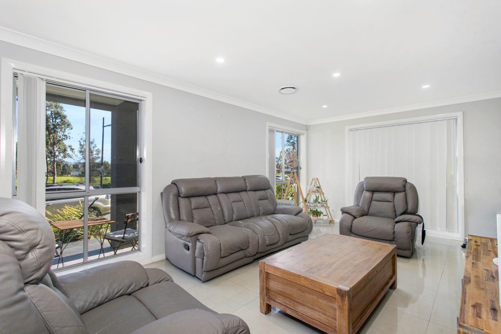 32 Centennial Drive, The Ponds NSW 2769 - photo 2
