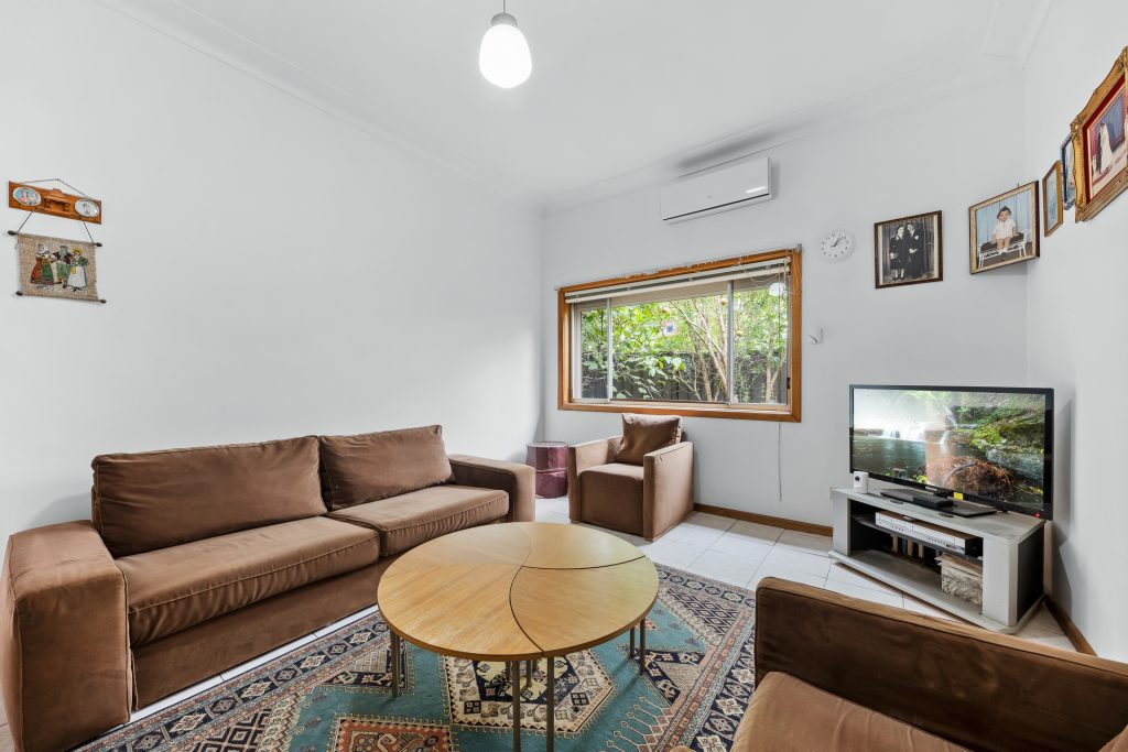 8 Roseberry Street, Merrylands NSW 2160 - photo 2