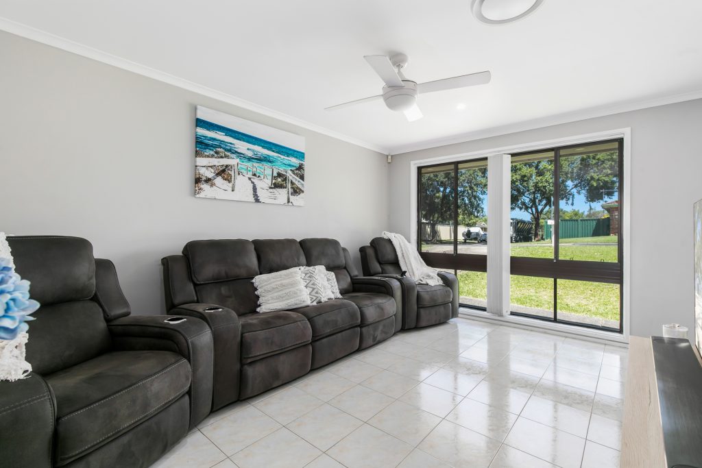 28 Bellingham Avenue, Glendenning NSW 2761 - photo 2
