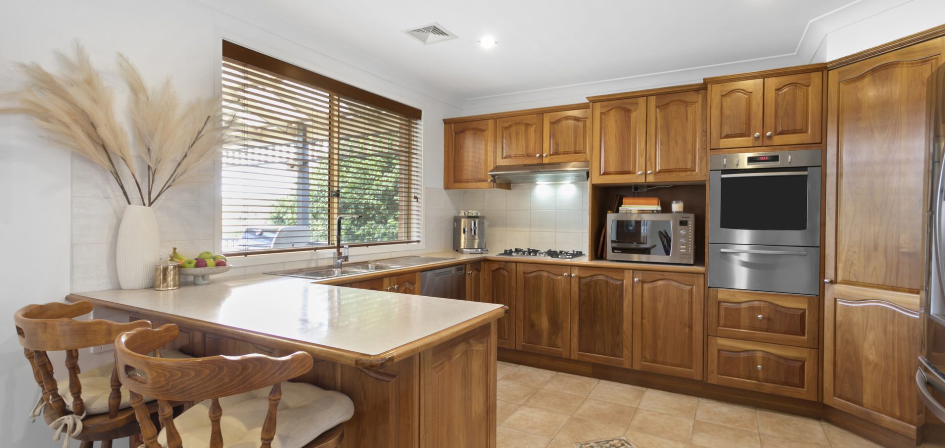 10 Grovewood Place, Castle Hill NSW 2154 - photo 2