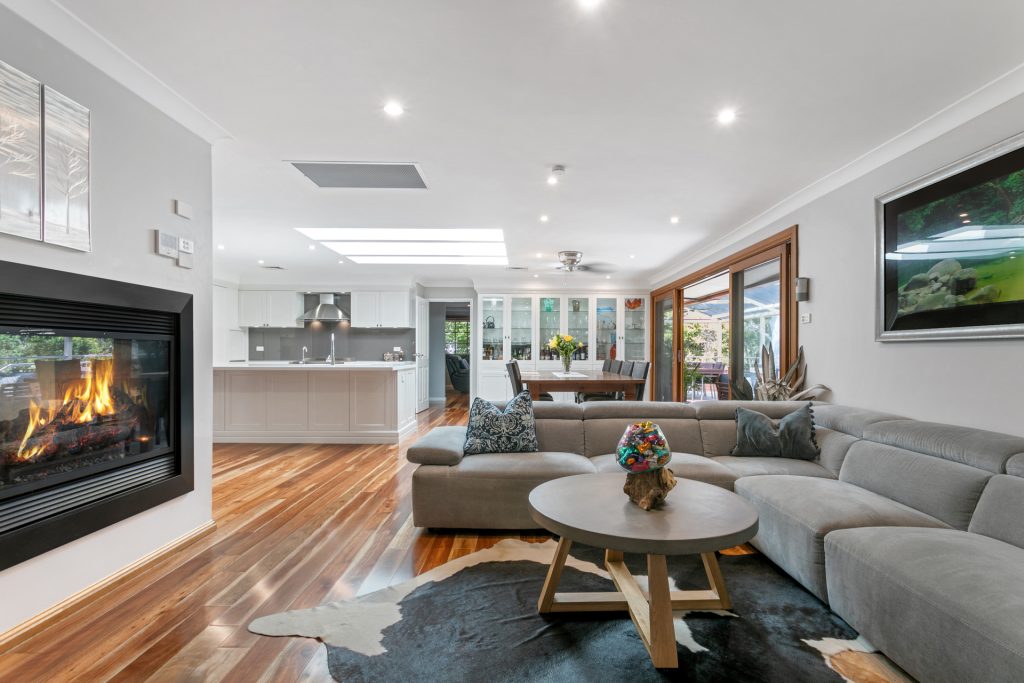 15 Knightsbridge Place, Castle Hill NSW 2154 - photo 2