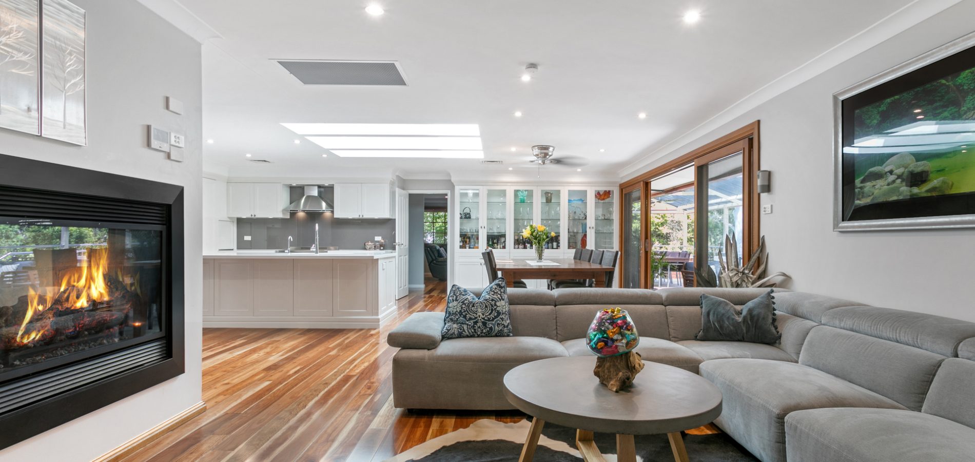 15 Knightsbridge Place, Castle Hill NSW 2154 - photo 2