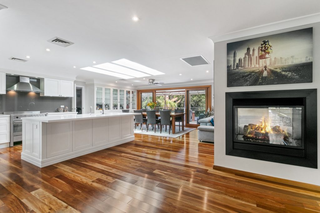15 Knightsbridge Place, Castle Hill NSW 2154 - photo 4