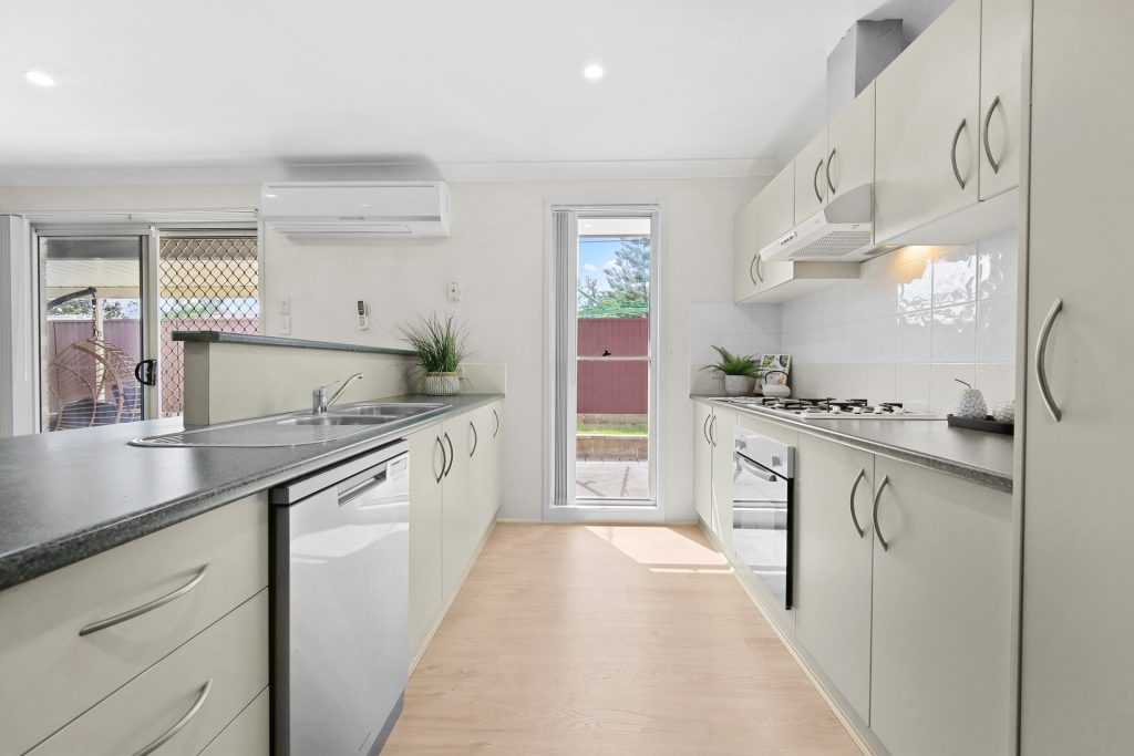 15 Killarney Avenue, Blacktown NSW 2148 - photo 9