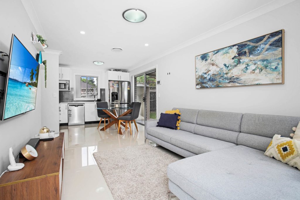 15/166 Targo Road, Girraween NSW 2145 - photo 3