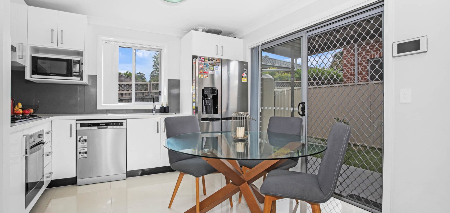 15/166 Targo Road, Girraween NSW 2145 - photo 4
