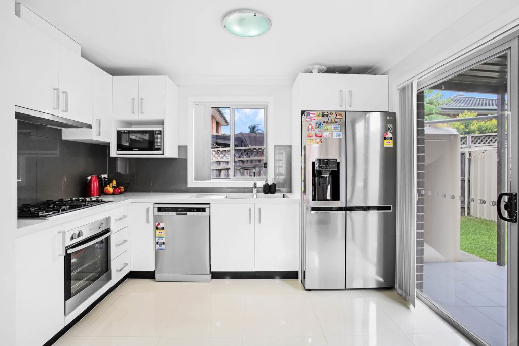 15/166 Targo Road, Girraween NSW 2145 - photo 5