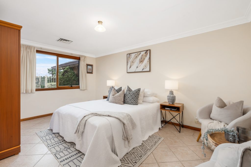 18 Lowanna Avenue, Baulkham Hills NSW 2153 - photo 12