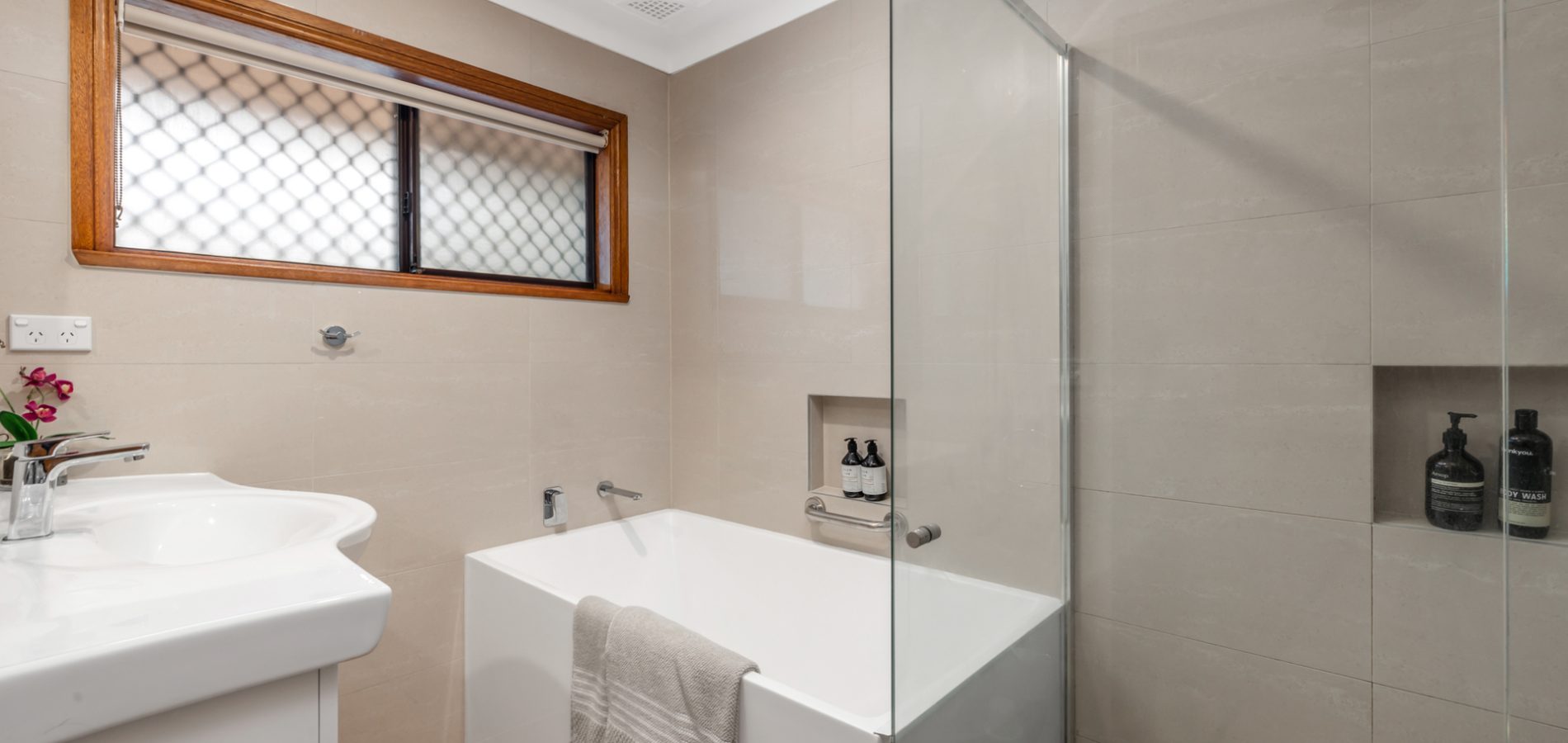 18 Lowanna Avenue, Baulkham Hills NSW 2153 - photo 13