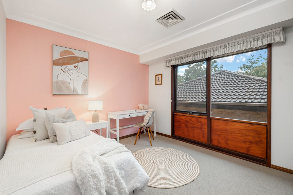 18 Lowanna Avenue, Baulkham Hills NSW 2153 - photo 15