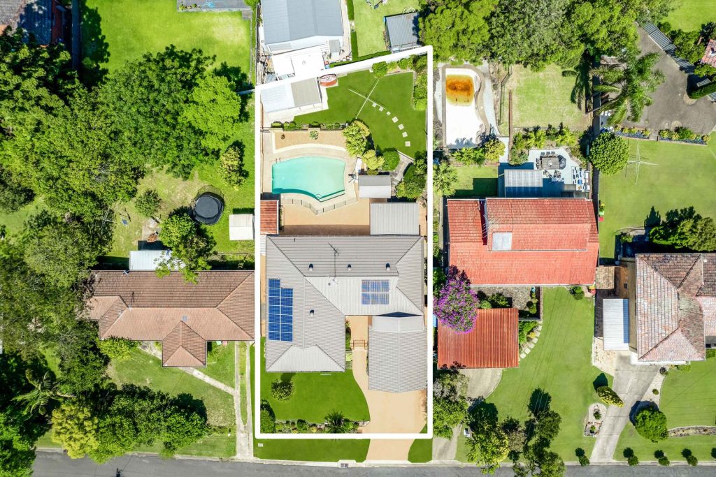 18 Lowanna Avenue, Baulkham Hills NSW 2153 - photo 16