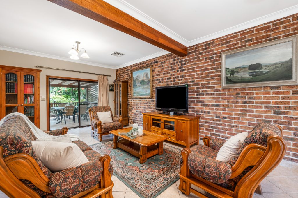 18 Lowanna Avenue, Baulkham Hills NSW 2153 - photo 3