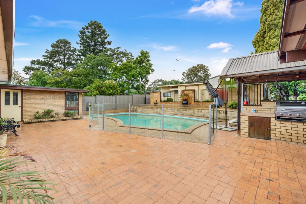 18 Lowanna Avenue, Baulkham Hills NSW 2153 - photo 10