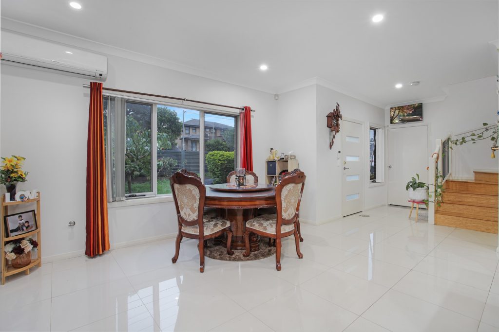 1/11 Carinya Road, Girraween NSW 2145 - photo 5