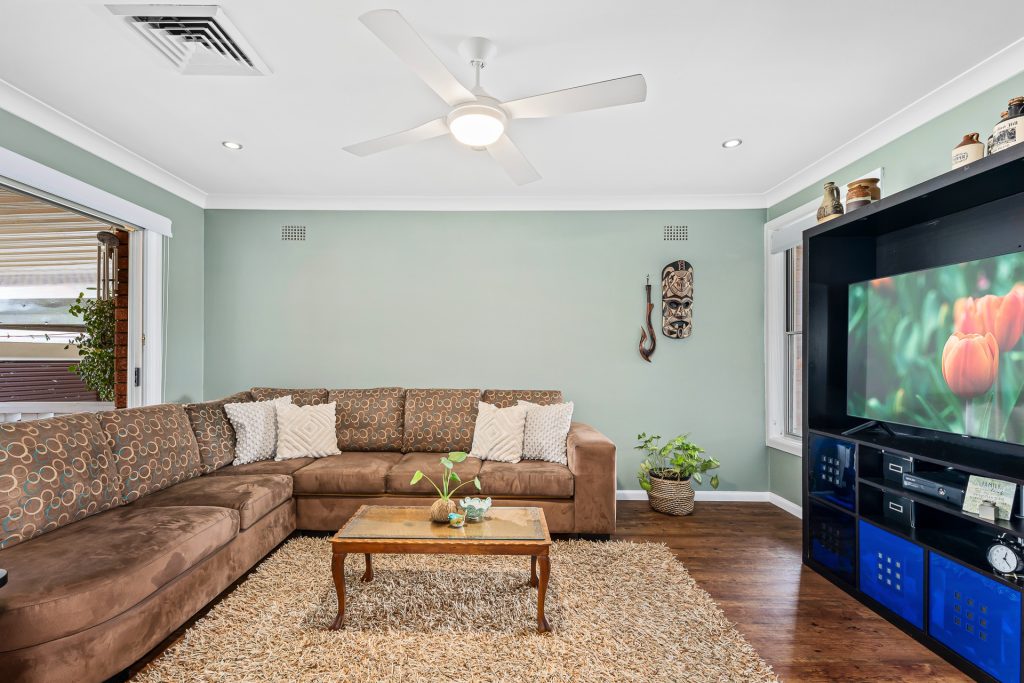 7 Mardi Street, Girraween NSW 2145 - photo 2