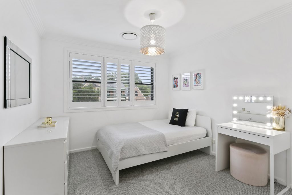 9 Walsh Avenue, Castle Hill NSW 2154 - photo 16