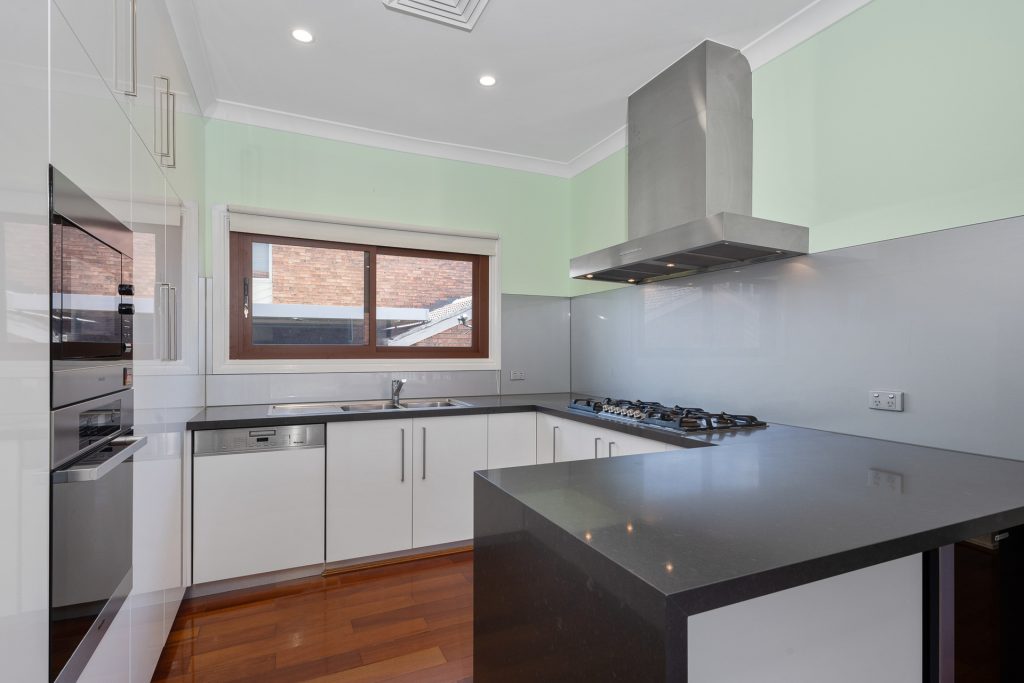 6 Blackwood Place, Oatlands NSW 2117 - photo 3