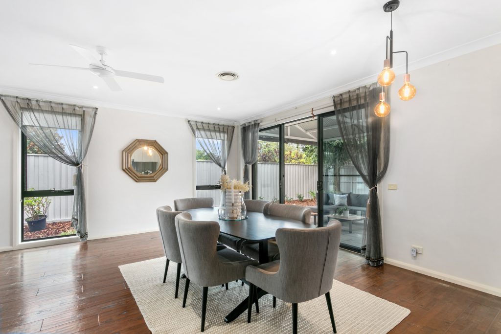 15 Baronia Circuit, Castle Hill NSW 2154 - photo 4