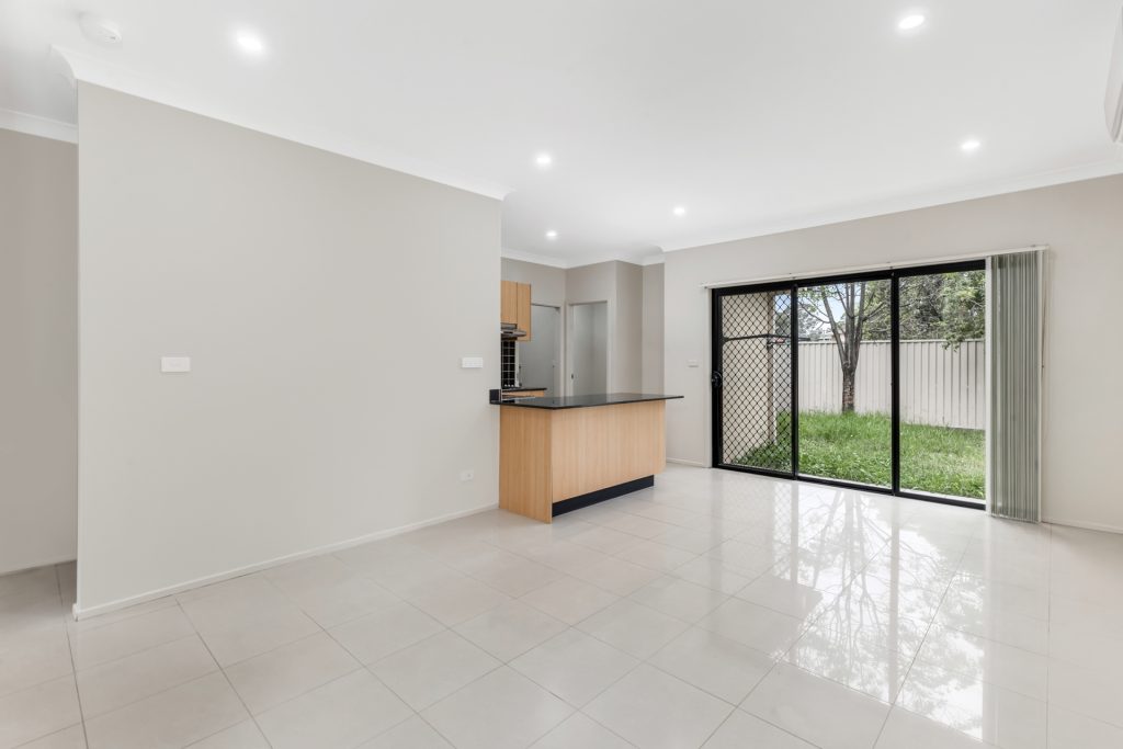 7/56 Orleans Crescent, Toongabbie NSW 2146 - photo 8