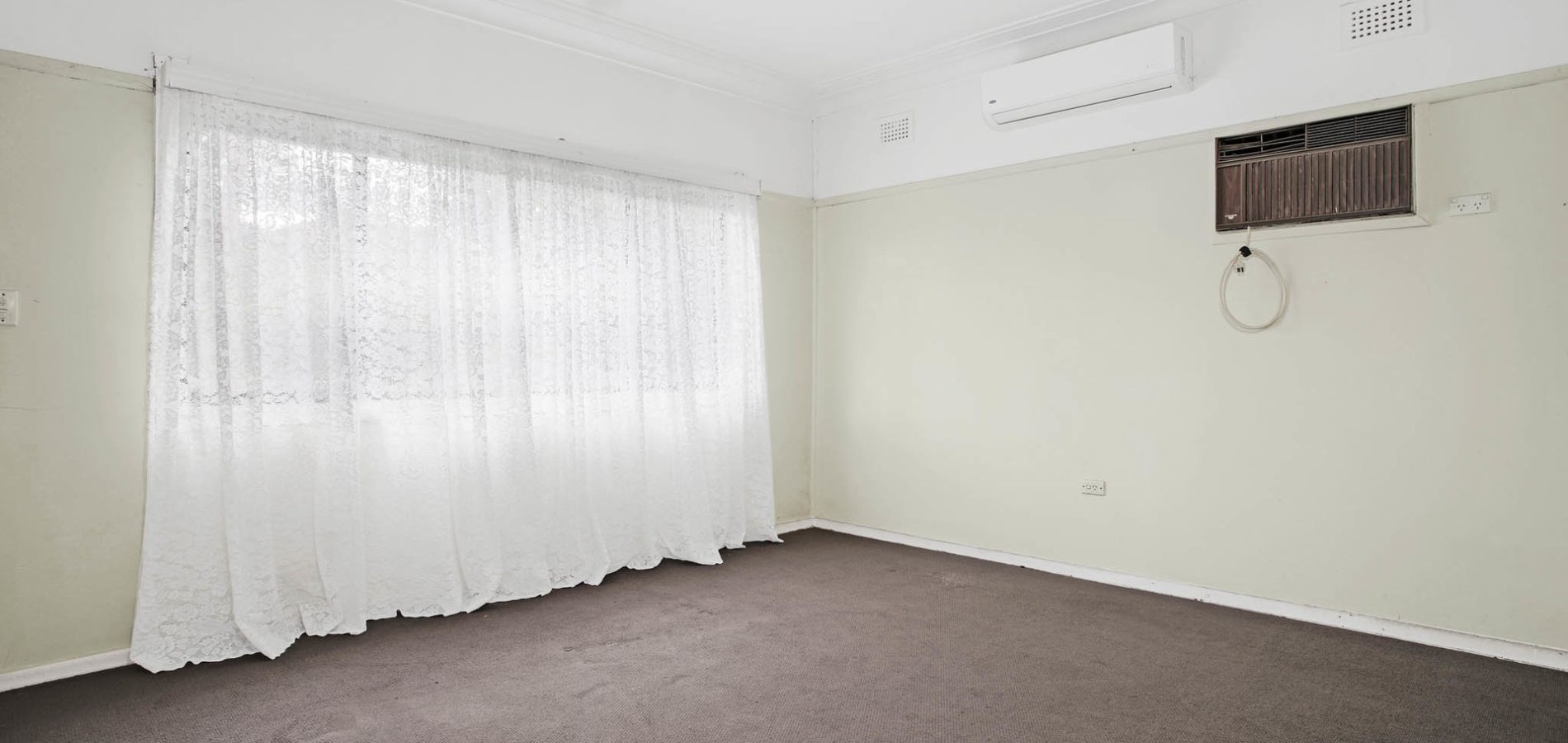 17 Bringelly Avenue, Pendle Hill NSW 2145 - photo 3