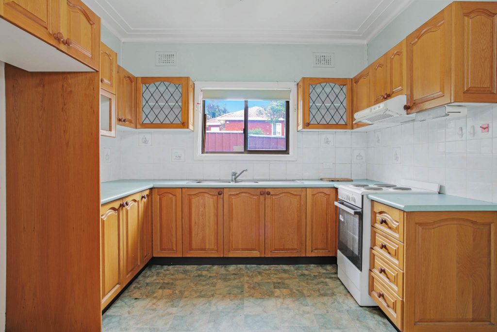 17 Bringelly Avenue, Pendle Hill NSW 2145 - photo 5