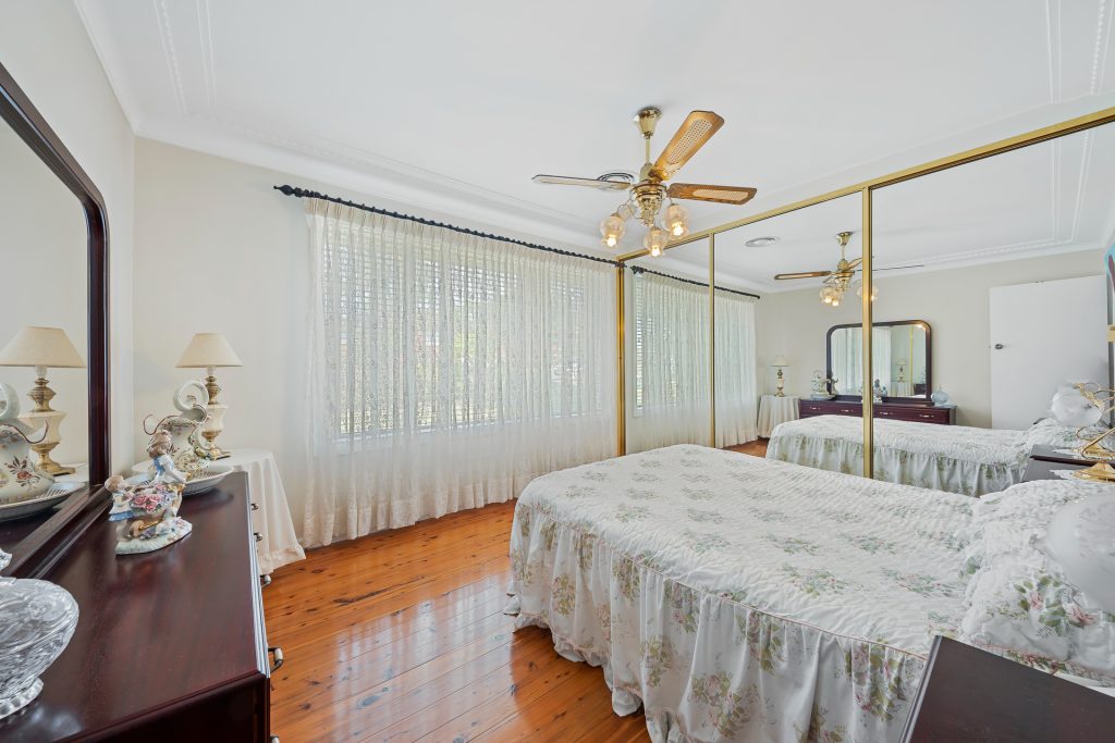 13 Mandoon Road, Girraween NSW 2145 - photo 5