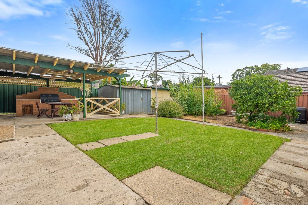 13 Mandoon Road, Girraween NSW 2145 - photo 7