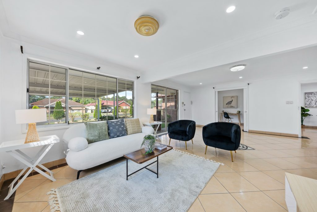 4 Oaktree Grove, Prospect NSW 2148 - photo 2