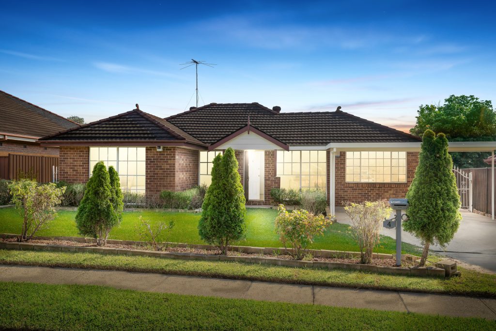 4 Oaktree Grove, Prospect NSW 2148 - McGrath West Group
