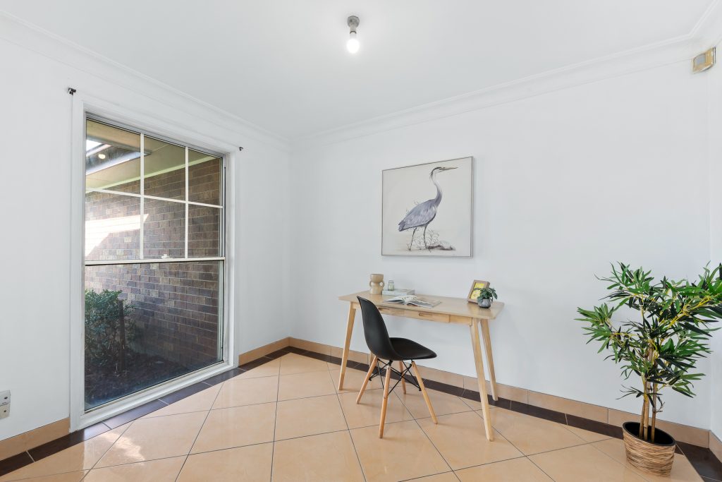 4 Oaktree Grove, Prospect NSW 2148 - photo 3