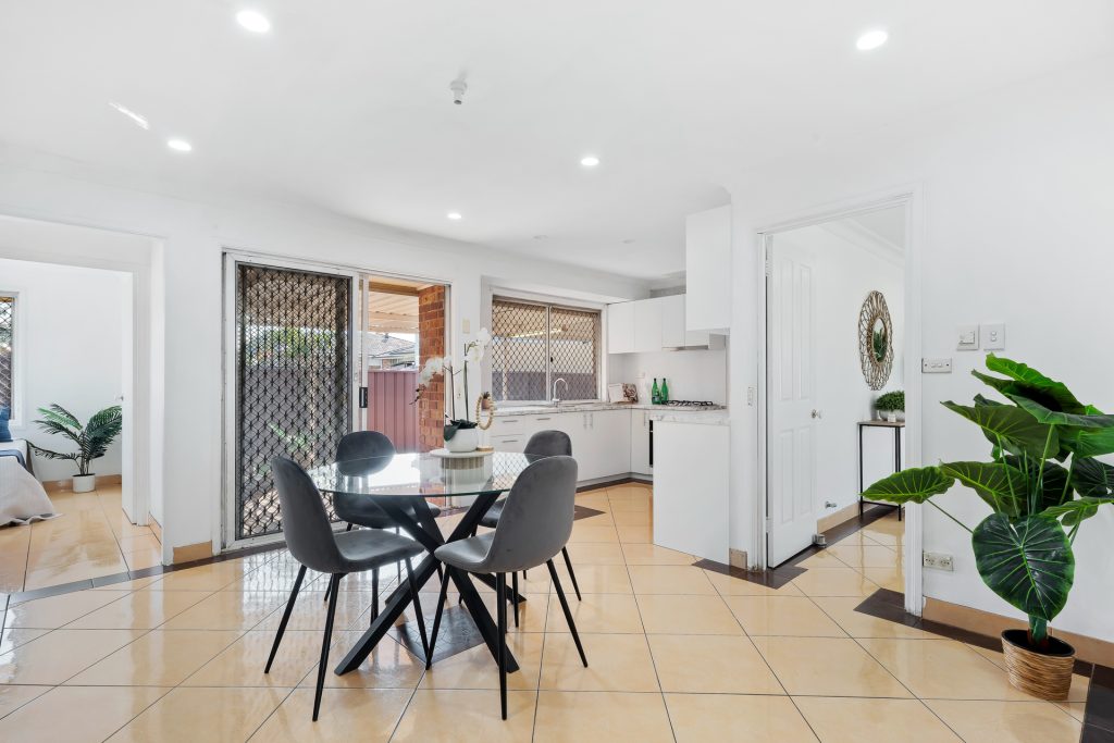 4 Oaktree Grove, Prospect NSW 2148 - photo 4